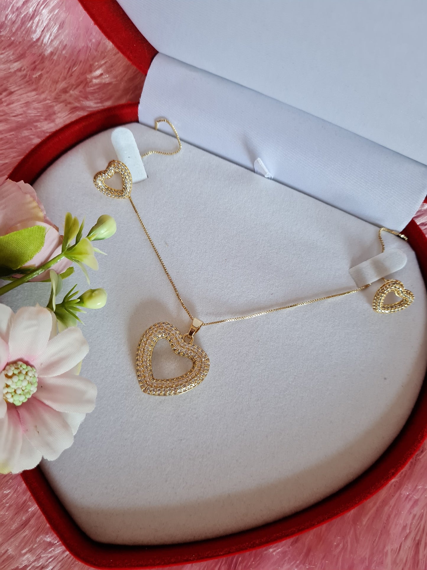 Heart Cut out Necklace set