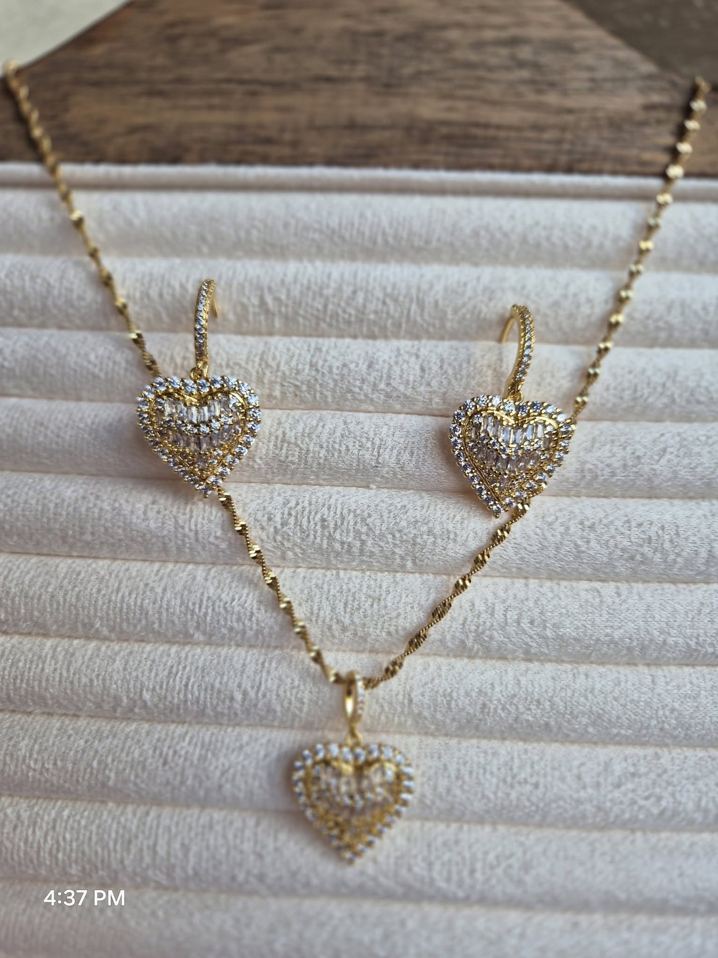 Full crust heart set