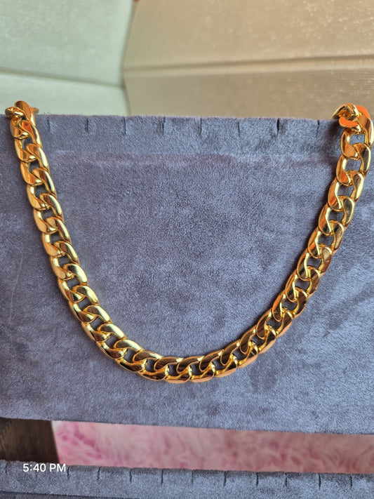 Thick necklace